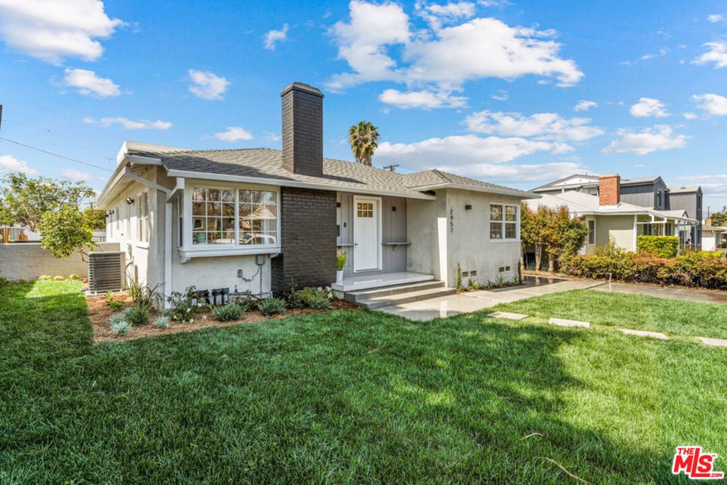 2957 Midvale Avenue, Los Angeles CA 90064