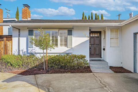 Photo of 2163 Woodard Road, San Jose, CA 95124 (MLS # ML82038370)