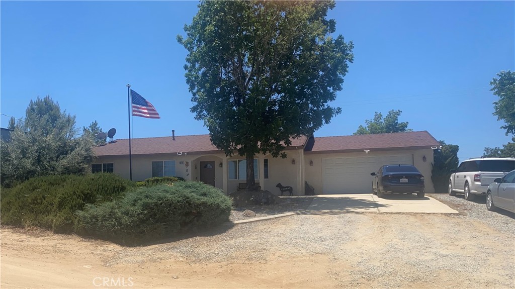 A perfect commuter-friendly location just off of Hwy 138 & Beekely Rd. This charming 1210 sq. ft. home boasts 3
bedrooms and 2 baths, making it an ideal option for those looking for spacious accommodation. Built inn 2004, this
property has been well-maintained and features a variety of modern updates, including a newer microwave and dishwasher. The master
bedroom offers plenty of space for both sleeping and storing your
belongings with its large closet and ensuite bathroom. Outside you'll find
a spacious backyard with plenty of room for entertaining guests or hosting
barbecues."