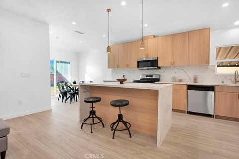 Photo of 14868 Envoy, Sylmar, CA 91342 (MLS # SR26020357)