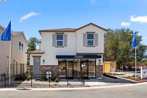 Photo of 859 Pecan Tree Ln Ln, Galt, CA 95632 (MLS # 41112267) Photo of 859 Pecan Tree Ln Ln, Galt, CA 95632 (MLS # 41112267)