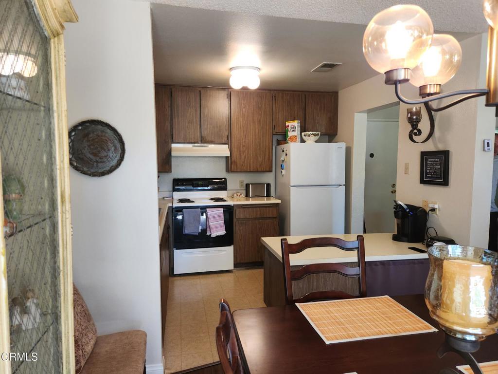 324 Chestnut Hill Court 11