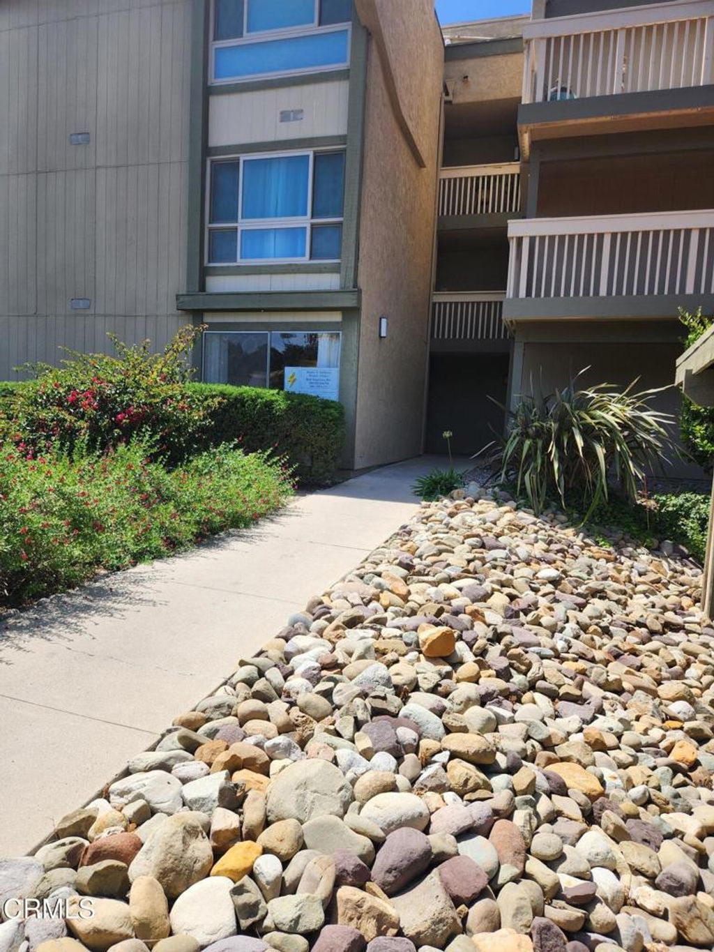 Photo of 324 Chestnut Hill Court #11, Thousand Oaks, CA 91360 (MLS # V1-35891)
