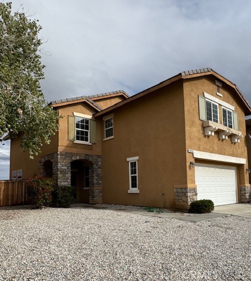 Photo of 14372 Moon Valley St, Victorville, CA 92394 (MLS # HD25265168)