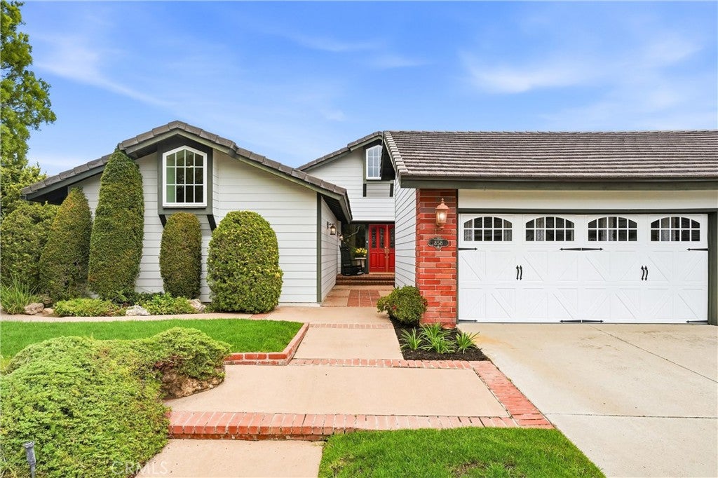 858 S Bluebird Circle Cir, Anaheim Hills CA 92807