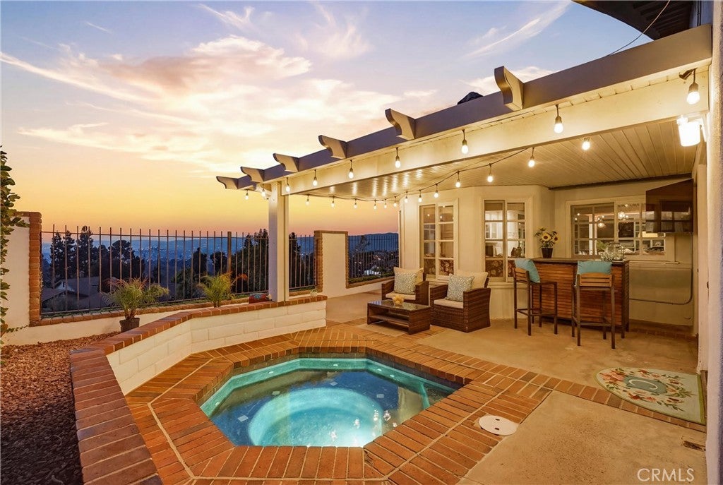 858 S BLUEBIRD CIRCLE
