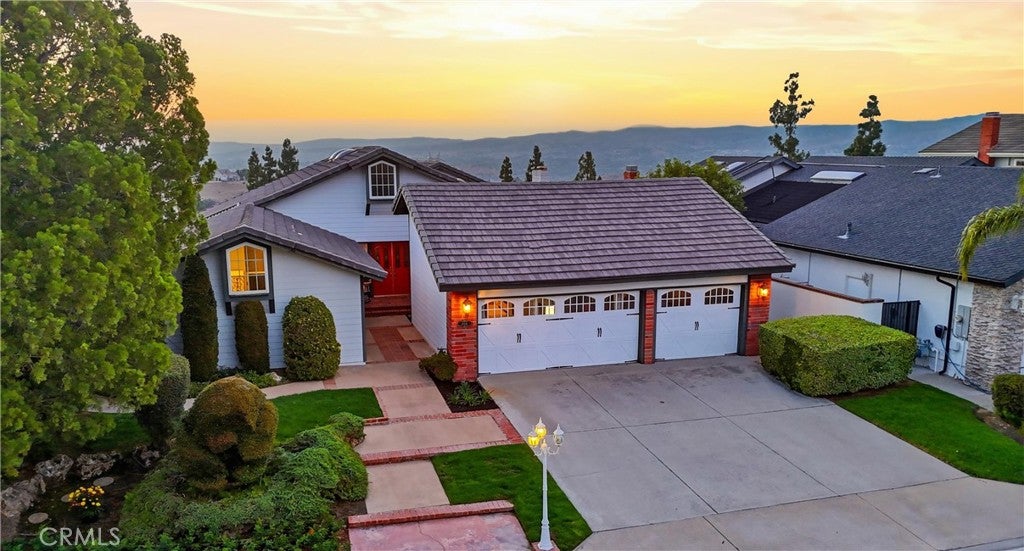 858 S Bluebird Circle Cir