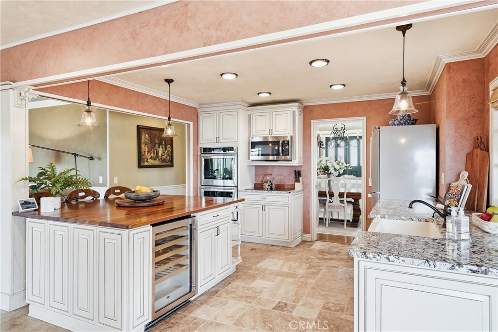 858 S BLUEBIRD CIRCLE