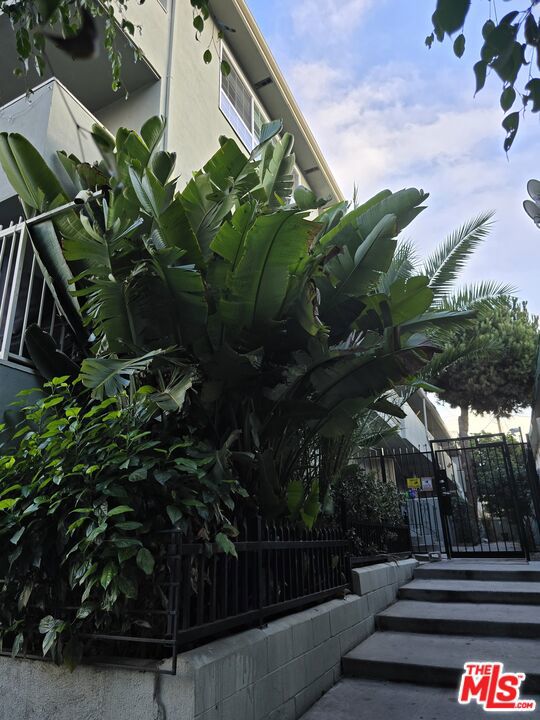 Welcome to this immaculate and move-in-ready Spacious on2-bedroom 2 Bath with Huge Balcony. There is plenty of storage and two parking spots available. Fleshly painted entire unit. location in Koreatown, arguably cannot get any better! Just 2 blocks from the California Market (Korean Supermarket w/ Restaurants and shops in the courtyard above), across the street from YMCA with gym and pool! Few blocks away from Wilshire Western Subway station. Near all the restaurants, shops and entertainment in town. Don't miss this special opportunity to live in KOREATOWN. Come before its gone!