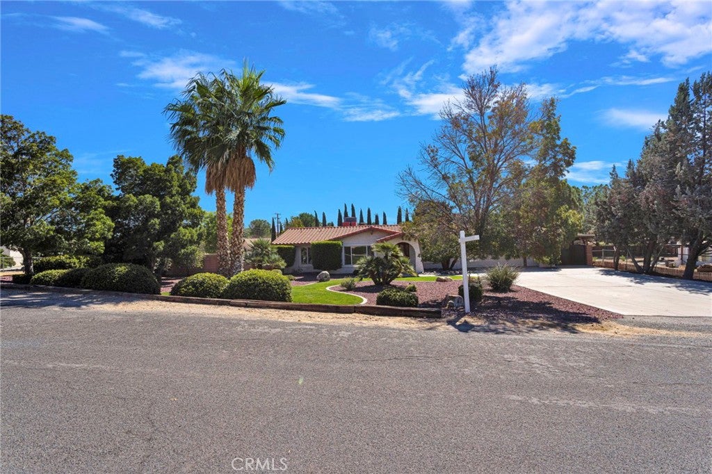 15033 Riverside Way