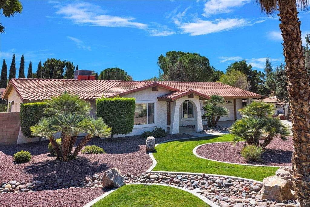 15033 Riverside Way