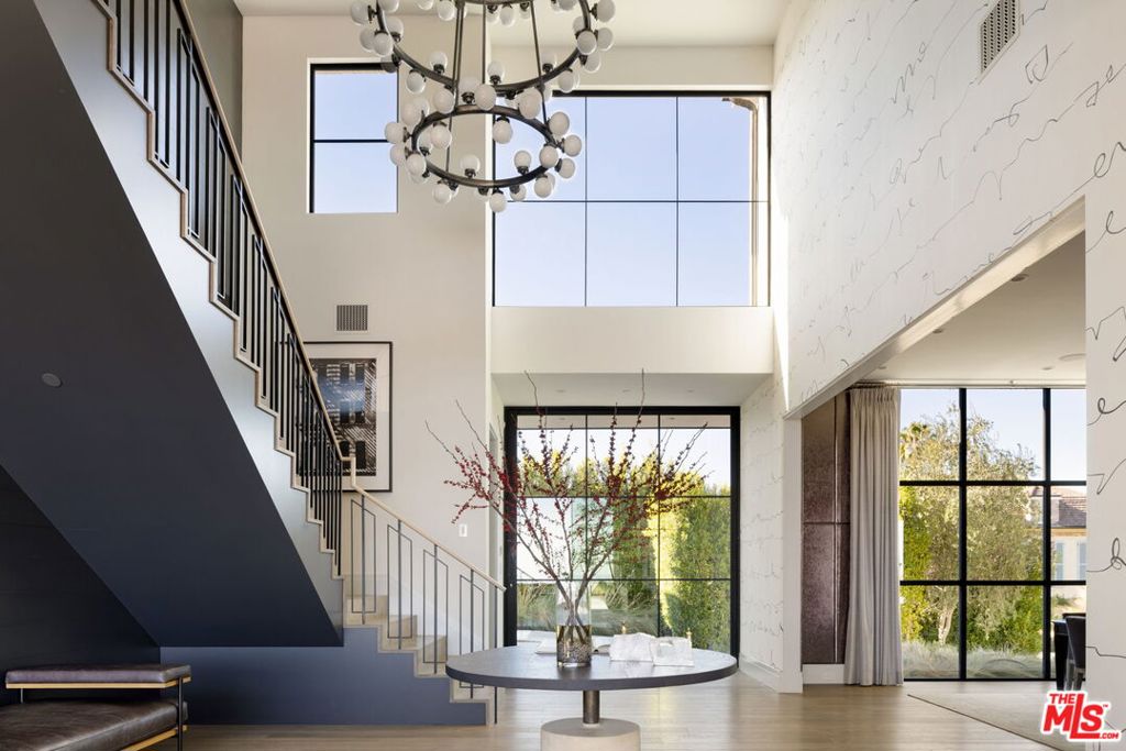 890 Linda Flora Drive