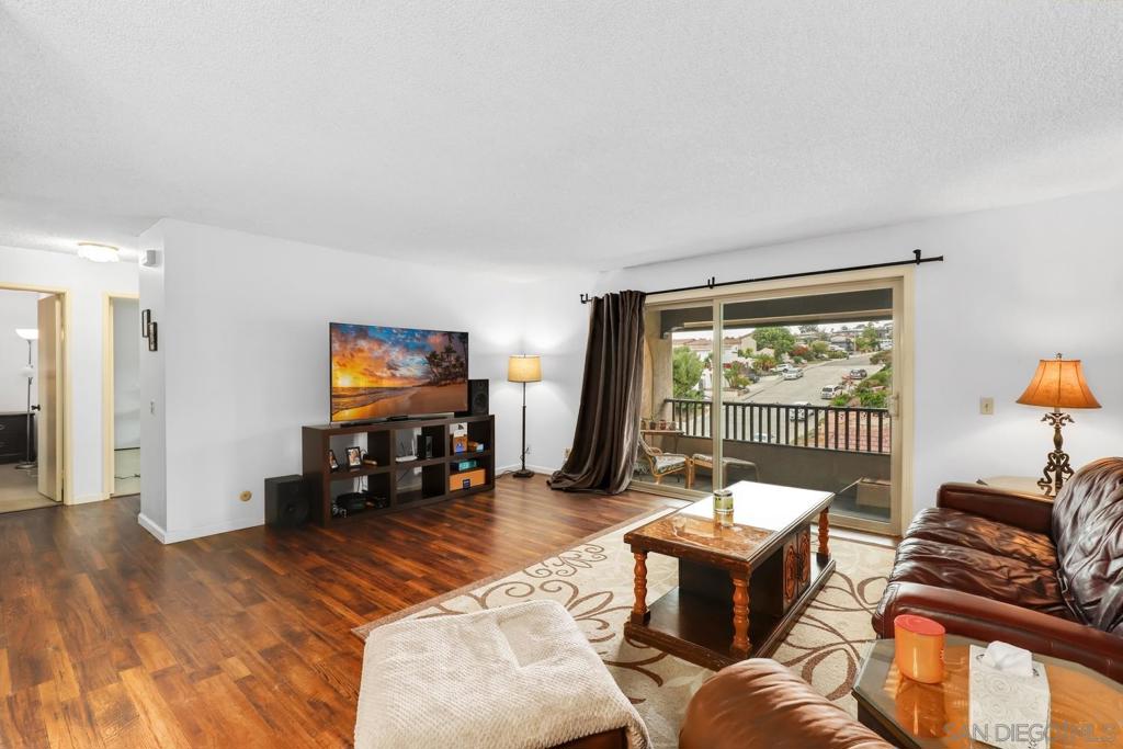 2530 Clairemont Dr 303