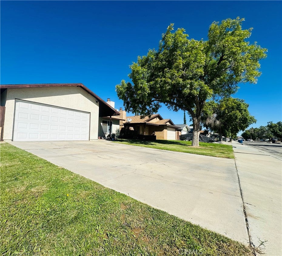 44419 Watford Ave