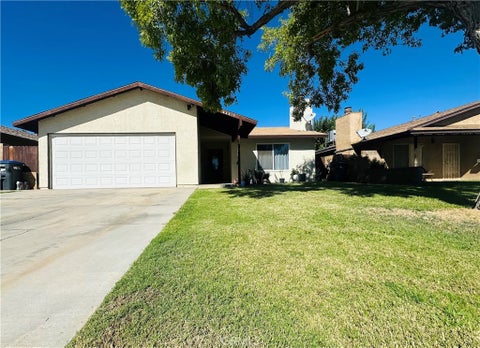 Photo of 44419 Watford Ave AVE, Lancaster, CA 93535 (MLS # HD26199090)