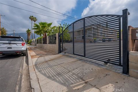 Photo of 10404 Jardine Avenue, Sunland, CA 91040 (MLS # SR25226631) Photo of 10404 Jardine Avenue, Sunland, CA 91040 (MLS # SR25226631)