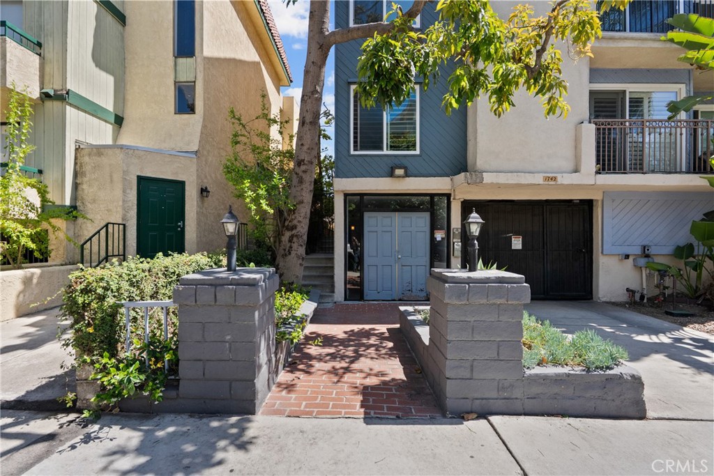 1742 S Bentley Avenue 201