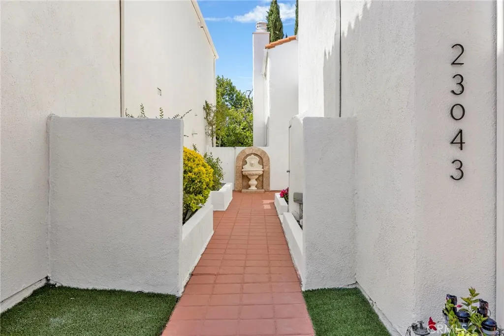 Calabasas, California 91302, United States, 3 Bedrooms Bedrooms, ,3 BathroomsBathrooms,Residential,Active,141242