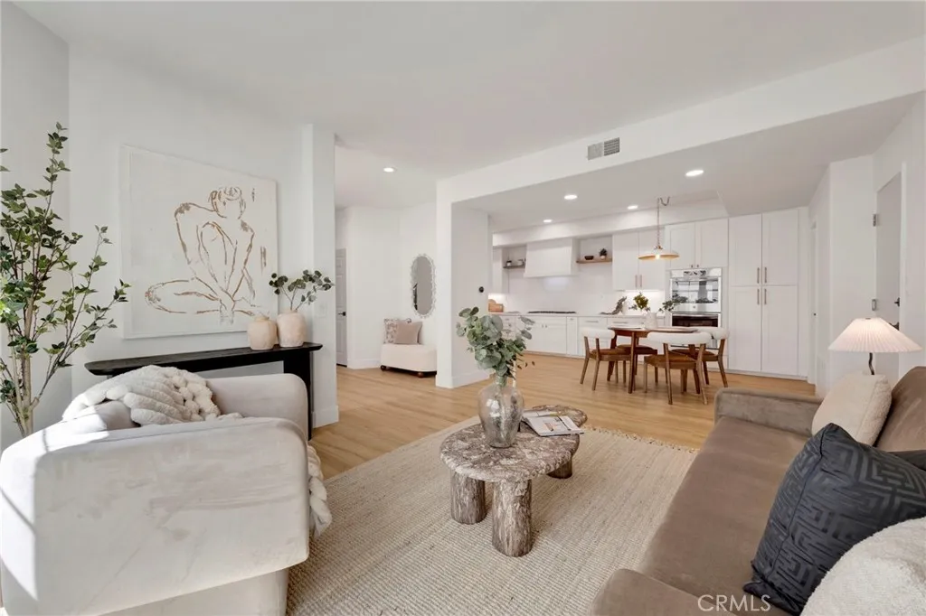 Calabasas, California 91302, United States, 3 Bedrooms Bedrooms, ,3 BathroomsBathrooms,Residential,Active,141242