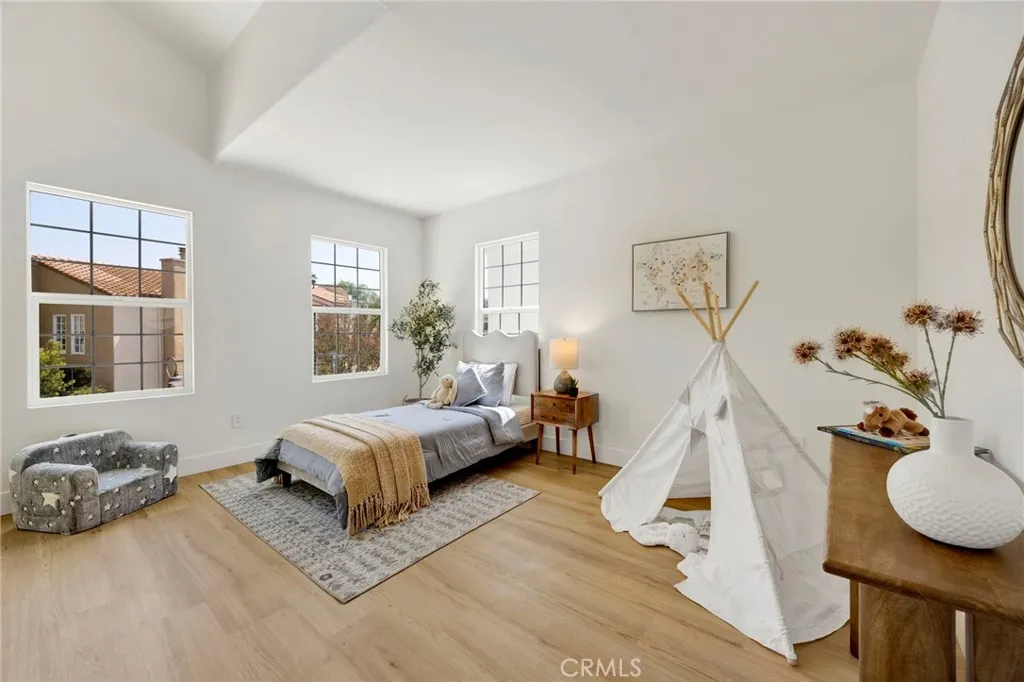 Calabasas, California 91302, United States, 3 Bedrooms Bedrooms, ,3 BathroomsBathrooms,Residential,Active,141242