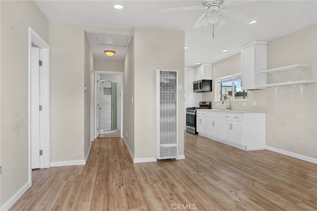 301 W 1st