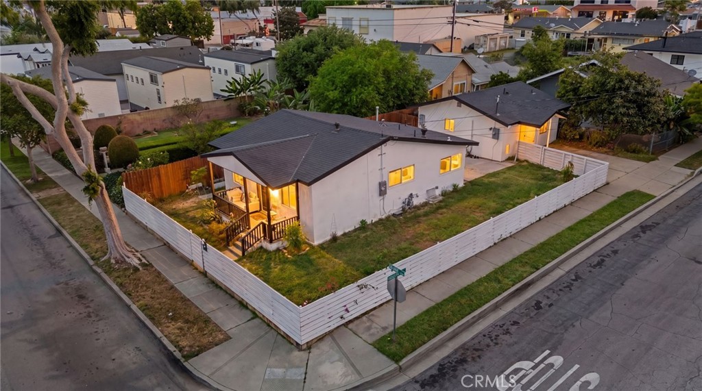 301 W 1st
