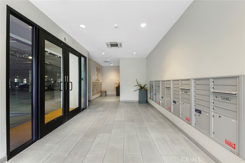 2526 Nolita
