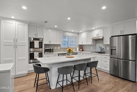 Photo of 23820 Hartland Street, Los Angeles, CA 91307 (MLS # V1-37163)