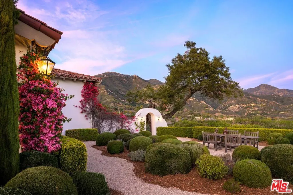 Santa Barbara, California 93105, United States, 3 Bedrooms Bedrooms, ,6 BathroomsBathrooms,Residential,Active,118005