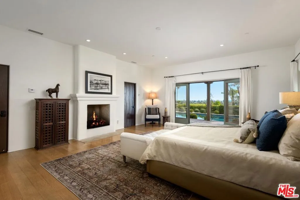 Santa Barbara, California 93105, United States, 3 Bedrooms Bedrooms, ,6 BathroomsBathrooms,Residential,Active,118005