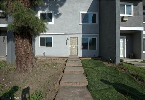 Photo of 474 W Jackson St, Rialto, CA 92376 (MLS # IV26013658)