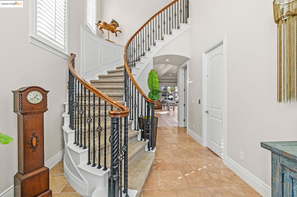 5055 Cabrillo Pt