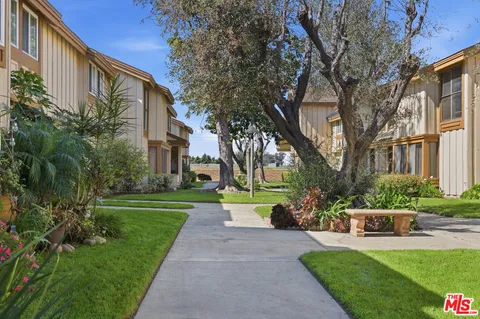 9781 S Karmont Avenue, South Gate, CA 90280 - MLS#: 26660775