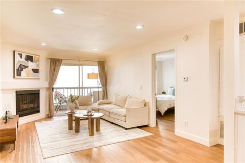 Photo of 5510 Owensmouth AVE #218, Woodland Hills, CA 91367 (MLS # SR26104100)