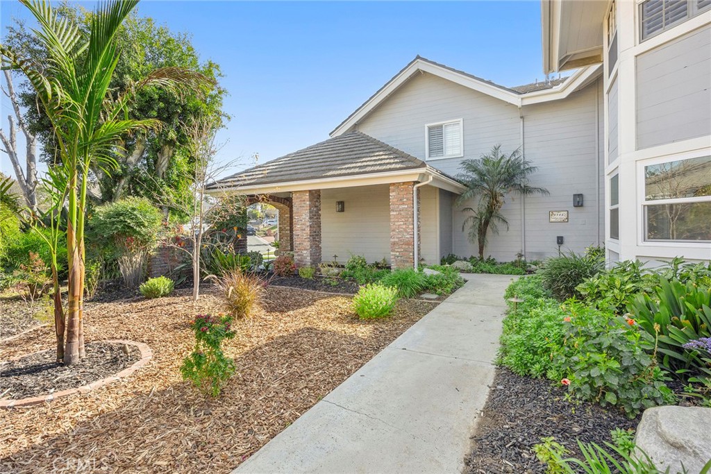 4945 Silver Spurs Lane