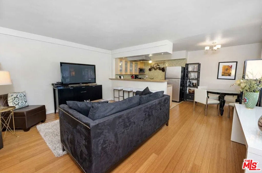 404 San Vicente Boulevard 28