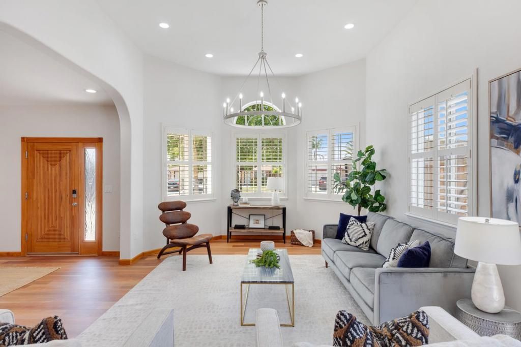 listing image 130724254857206469795