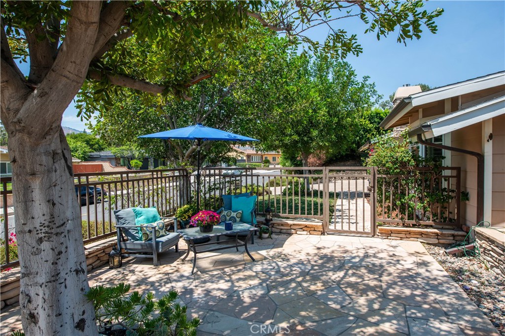 Properties 2 16426 Knollwood Drive