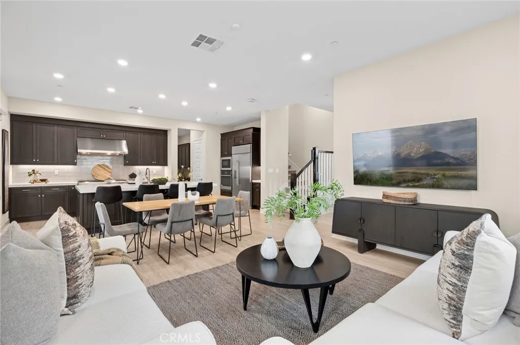 Irvine, California 92618, United States, 4 Bedrooms Bedrooms, ,3 BathroomsBathrooms,Residential,Active,242325