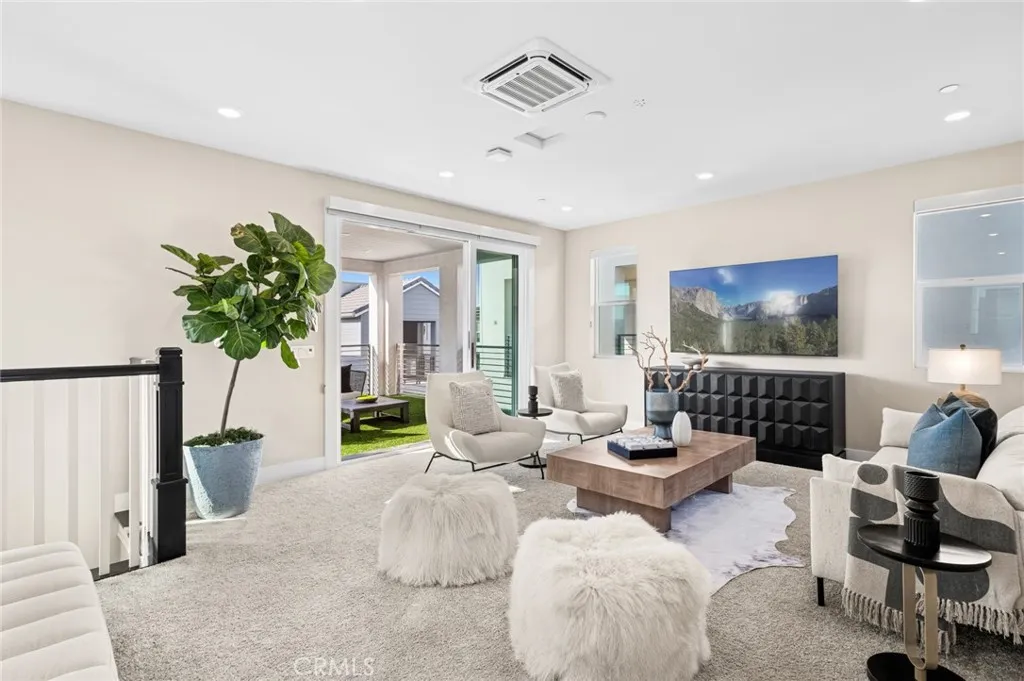 Irvine, California 92618, United States, 4 Bedrooms Bedrooms, ,3 BathroomsBathrooms,Residential,Active,242325