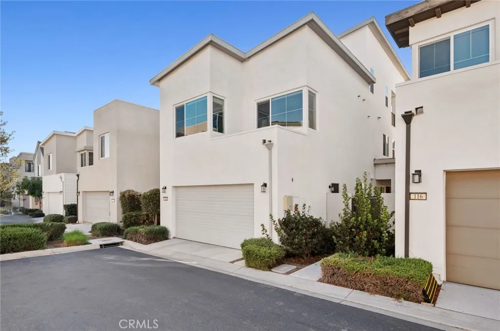 Irvine, California 92618, United States, 4 Bedrooms Bedrooms, ,3 BathroomsBathrooms,Residential,Active,242325