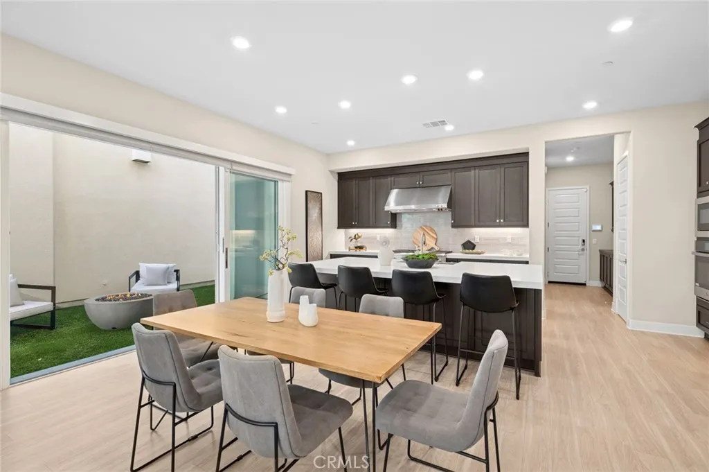 Irvine, California 92618, United States, 4 Bedrooms Bedrooms, ,3 BathroomsBathrooms,Residential,Active,242325