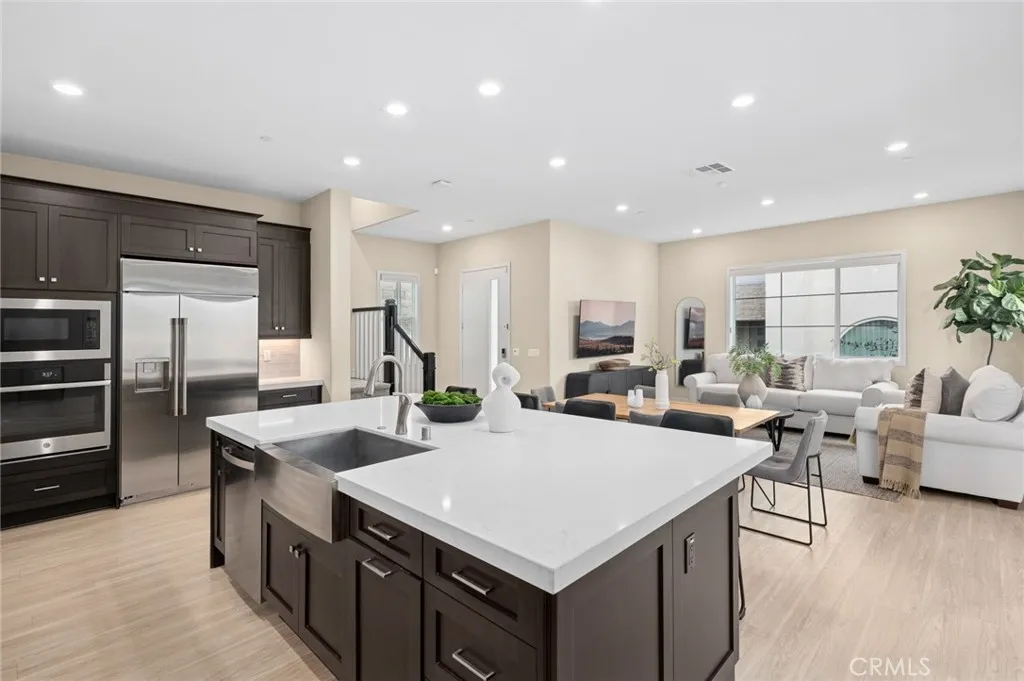 Irvine, California 92618, United States, 4 Bedrooms Bedrooms, ,3 BathroomsBathrooms,Residential,Active,242325