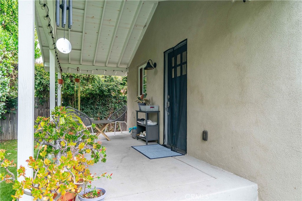 Properties 4 6454 N Vista Street