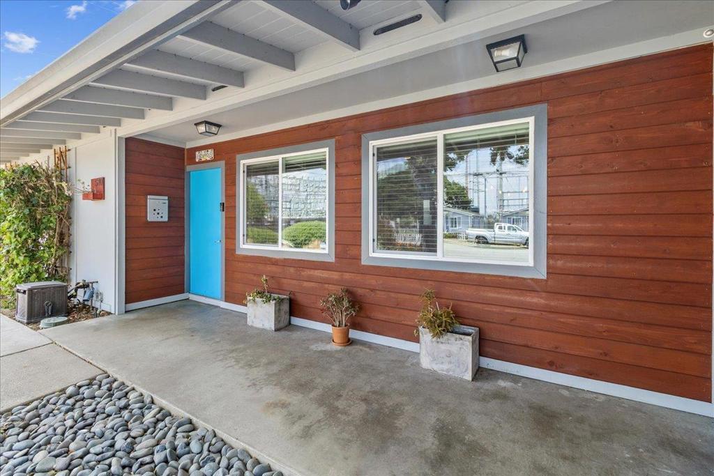 570 Casanova Avenue