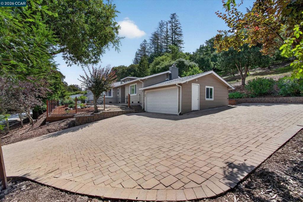 28 Rheem Blvd