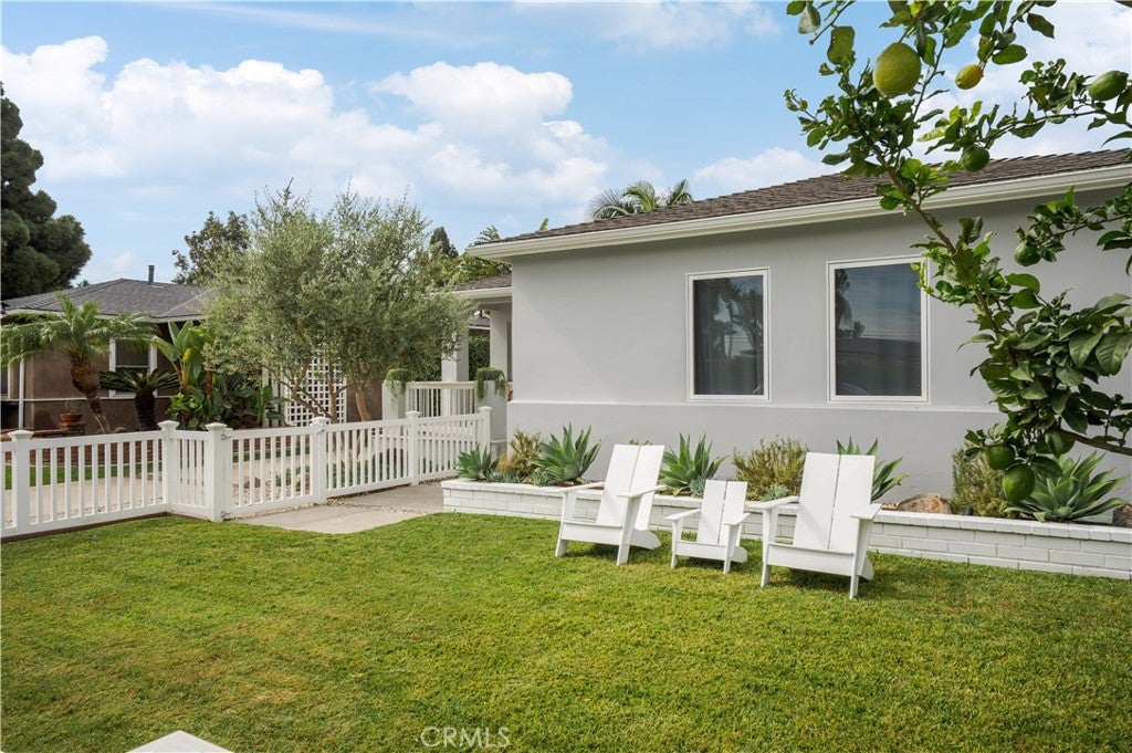 339 E 19th, Costa Mesa CA 92627 - Photo 6