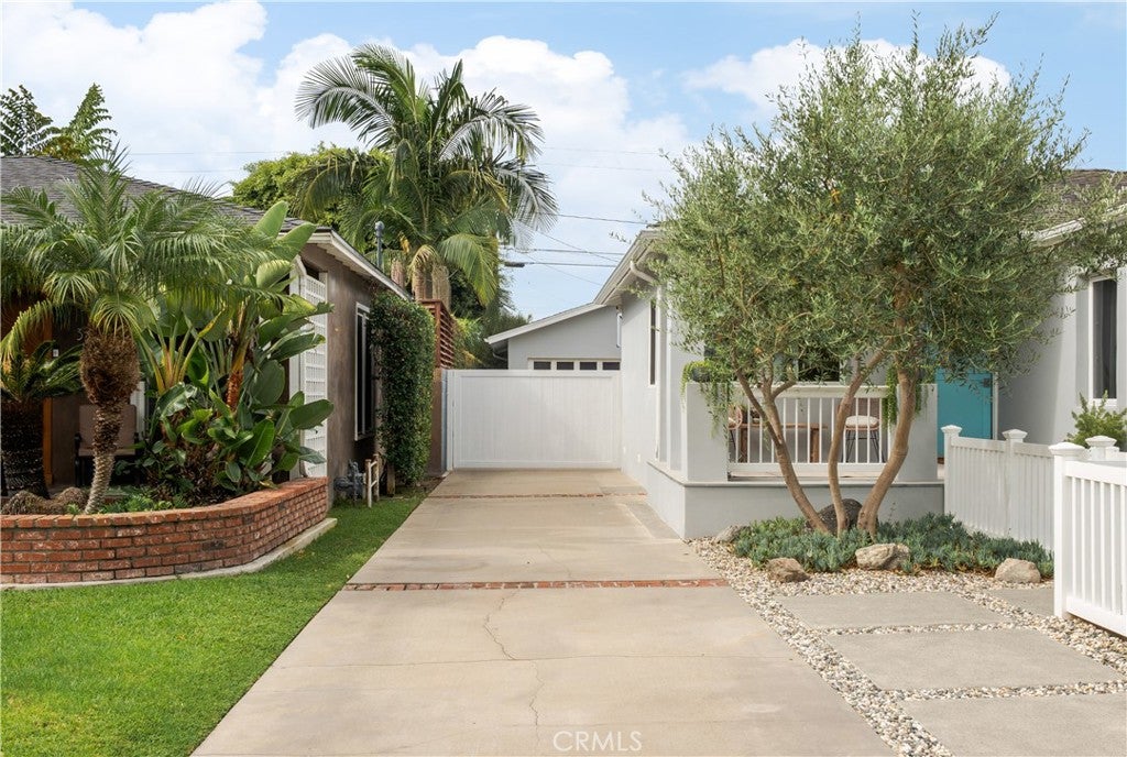 339 E 19th 339 E 19th