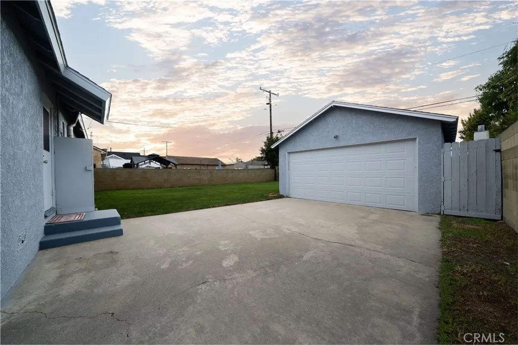 Lakewood, California 90712, United States, 2 Bedrooms Bedrooms, ,1 BathroomBathrooms,Residential,Active,248831