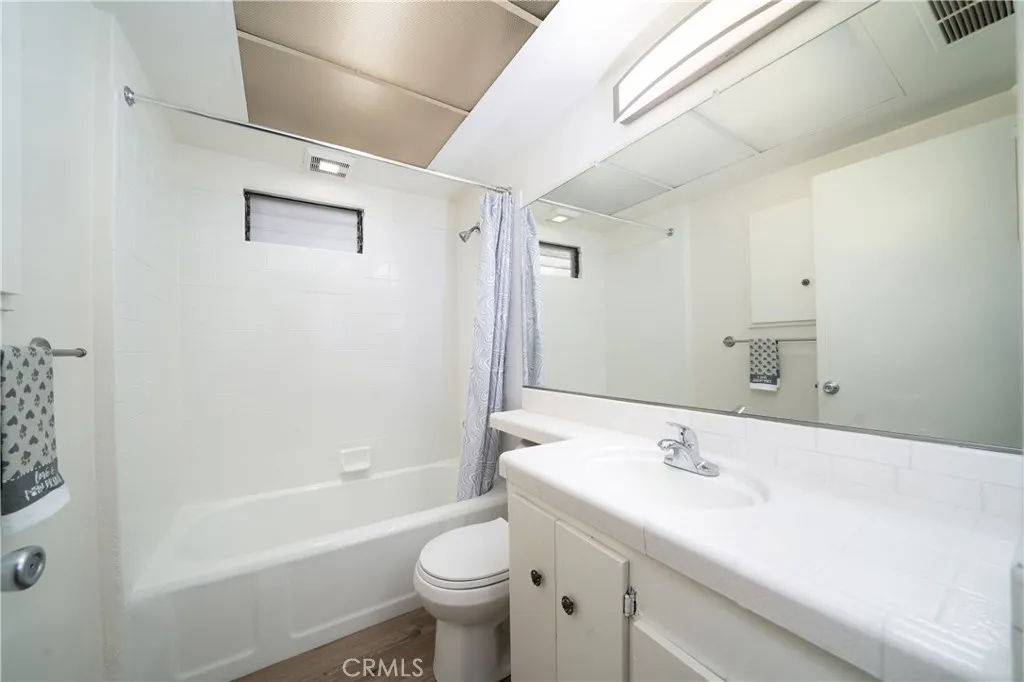 Lakewood, California 90712, United States, 2 Bedrooms Bedrooms, ,1 BathroomBathrooms,Residential,Active,248831